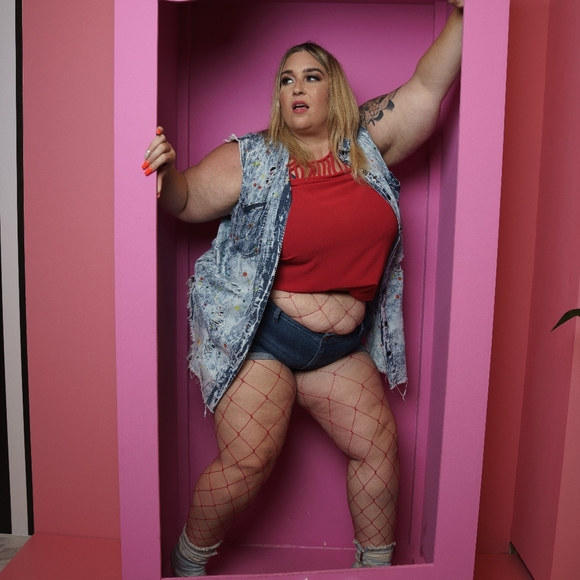 Barbie here! Plus Size Paint splatter long distressed lightweight denim - Picture 3 of 5